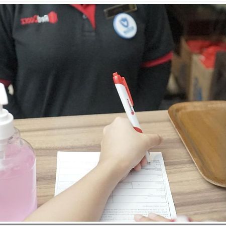 Hotel RedDoorz Syariah near Exit Tol Madyopuro Malang Zewnętrze zdjęcie