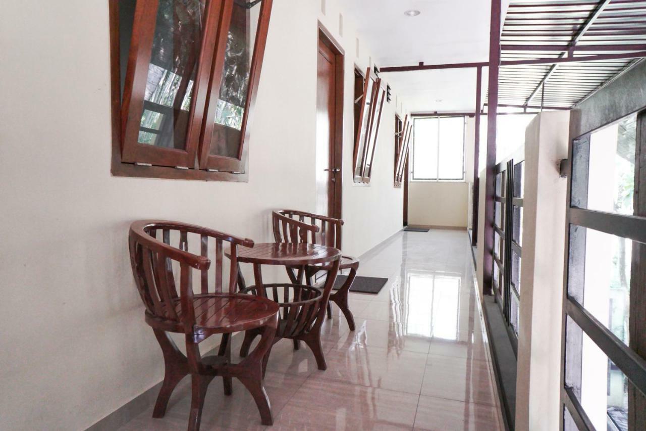 Hotel RedDoorz Syariah near Exit Tol Madyopuro Malang Zewnętrze zdjęcie