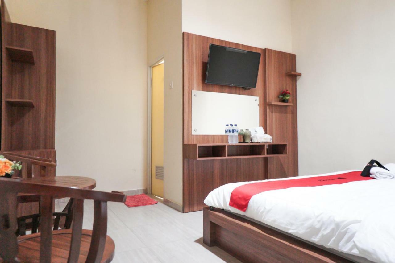 Hotel RedDoorz Syariah near Exit Tol Madyopuro Malang Zewnętrze zdjęcie